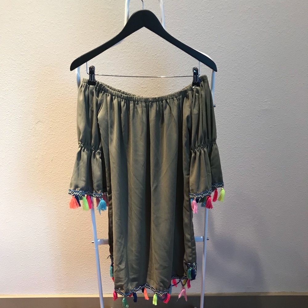 [BUNDLE ITEM] Fun off the shoulder dress